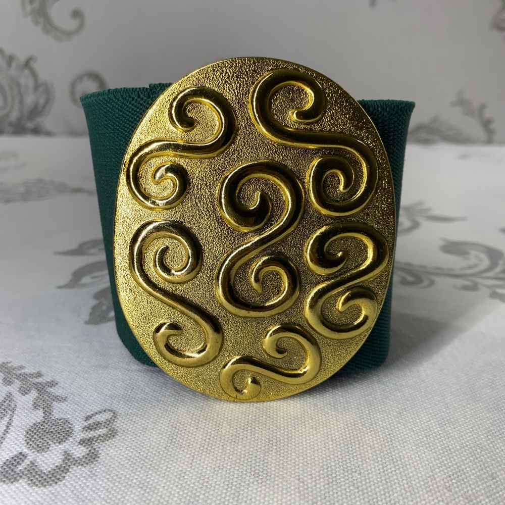 VTG Stretch Belt Green Ornate Gold Buckle Dynasty Fashion Chic Classy
Sm/Med - Picture 1 of 6